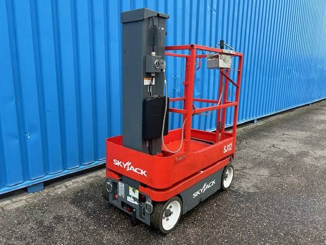Skyjack SJ 12 - Вертикальный мачтовый подъемник: фото 2 Skyjack SJ 12 - Вертикальный мачтовый подъемник: фото 2