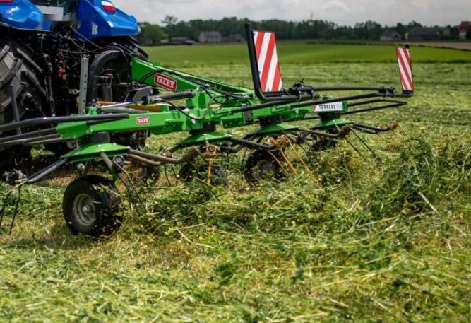 Talex Przetrząsacz 4 wirnikowy ciągany z WOM, Tornado - Сеноворошилка: фото 1 Talex Przetrząsacz 4 wirnikowy ciągany z WOM, Tornado - Сеноворошилка: фото 1