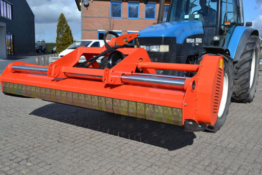 Boxer Broyeur DUO 250 plus frontal/arrière avec déport hydraulique - Косилка-измельчитель: фото 1