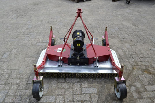 Boxer Tondeuse à gazon FAG 1500 pour tracteur - Газонокосилка: фото 1 Boxer Tondeuse à gazon FAG 1500 pour tracteur - Газонокосилка: фото 1