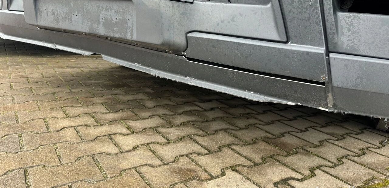 Mercedes-Benz ACTROS MP 4 WĄSKA KABINA truck - Бампер для Грузовиков: фото 1 Mercedes-Benz ACTROS MP 4 WĄSKA KABINA truck - Бампер для Грузовиков: фото 1