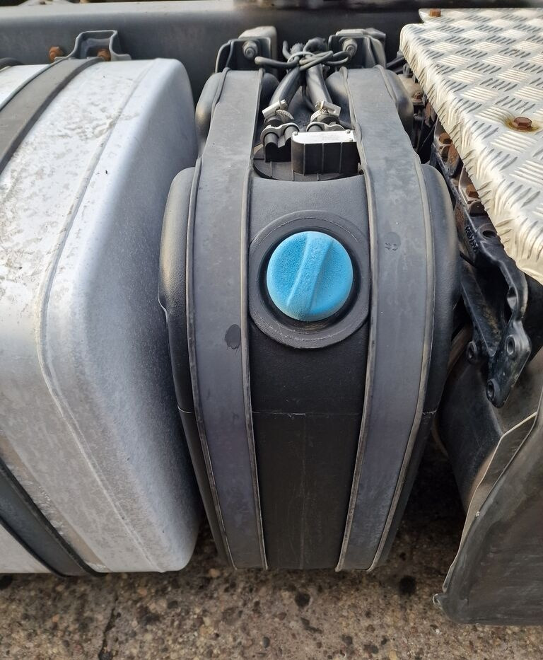 Scania R 1831370 1740107   Scania R 1831370 1740107 truck - Бак для AdBlue для Грузовиков: фото 1