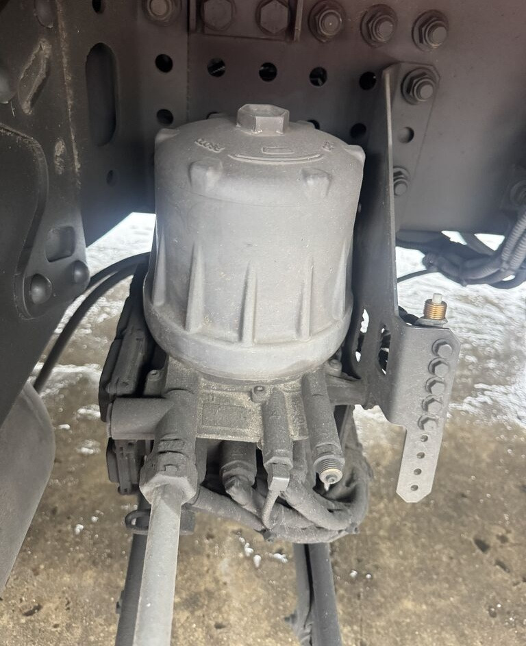 Zawór Osuszacz Powietrza Mercedes Actros MP 4 Antos Mercedes-Benz Actros MP4 Antos - Запчасти для Грузовиков: фото 1 Zawór Osuszacz Powietrza Mercedes Actros MP 4 Antos Mercedes-Benz Actros MP4 Antos - Запчасти для Грузовиков: фото 1