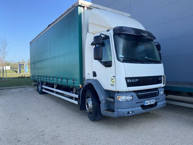 DAF LF 280.19 FA - Тентованный грузовик: фото 1 DAF LF 280.19 FA - Тентованный грузовик: фото 1