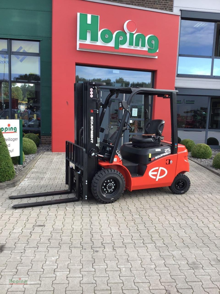 EP Equipment EFL253 - Электропогрузчик: фото 1 EP Equipment EFL253 - Электропогрузчик: фото 1