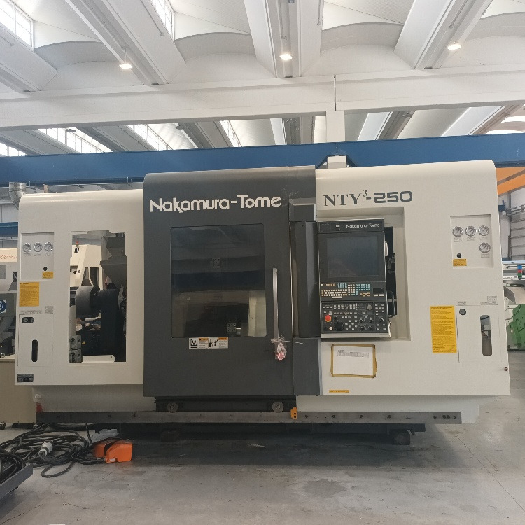 Tornio Cnc a tre torrette Nakamura NTY3-250 - Металлообрабатывающий станок: фото 1 Tornio Cnc a tre torrette Nakamura NTY3-250 - Металлообрабатывающий станок: фото 1