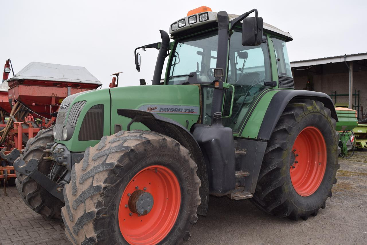 Fendt 716 Vario - Трактор: фото 2 Fendt 716 Vario - Трактор: фото 2