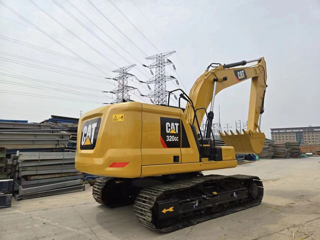 Caterpillar 320GC - Гусеничный экскаватор: фото 1 Caterpillar 320GC - Гусеничный экскаватор: фото 1