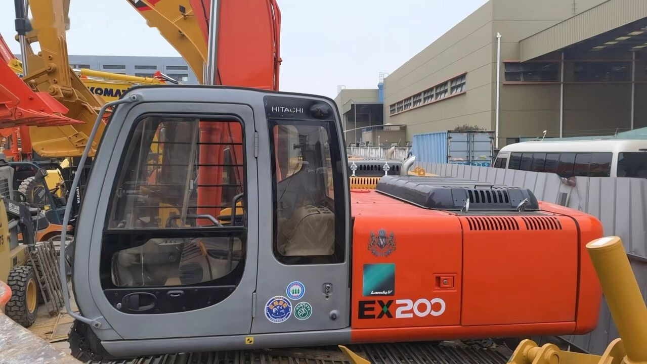 Hitachi EX200 - Гусеничный экскаватор: фото 5 Hitachi EX200 - Гусеничный экскаватор: фото 5