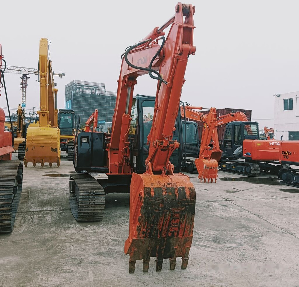Hitachi ZX70 - Мини-экскаватор: фото 1 Hitachi ZX70 - Мини-экскаватор: фото 1