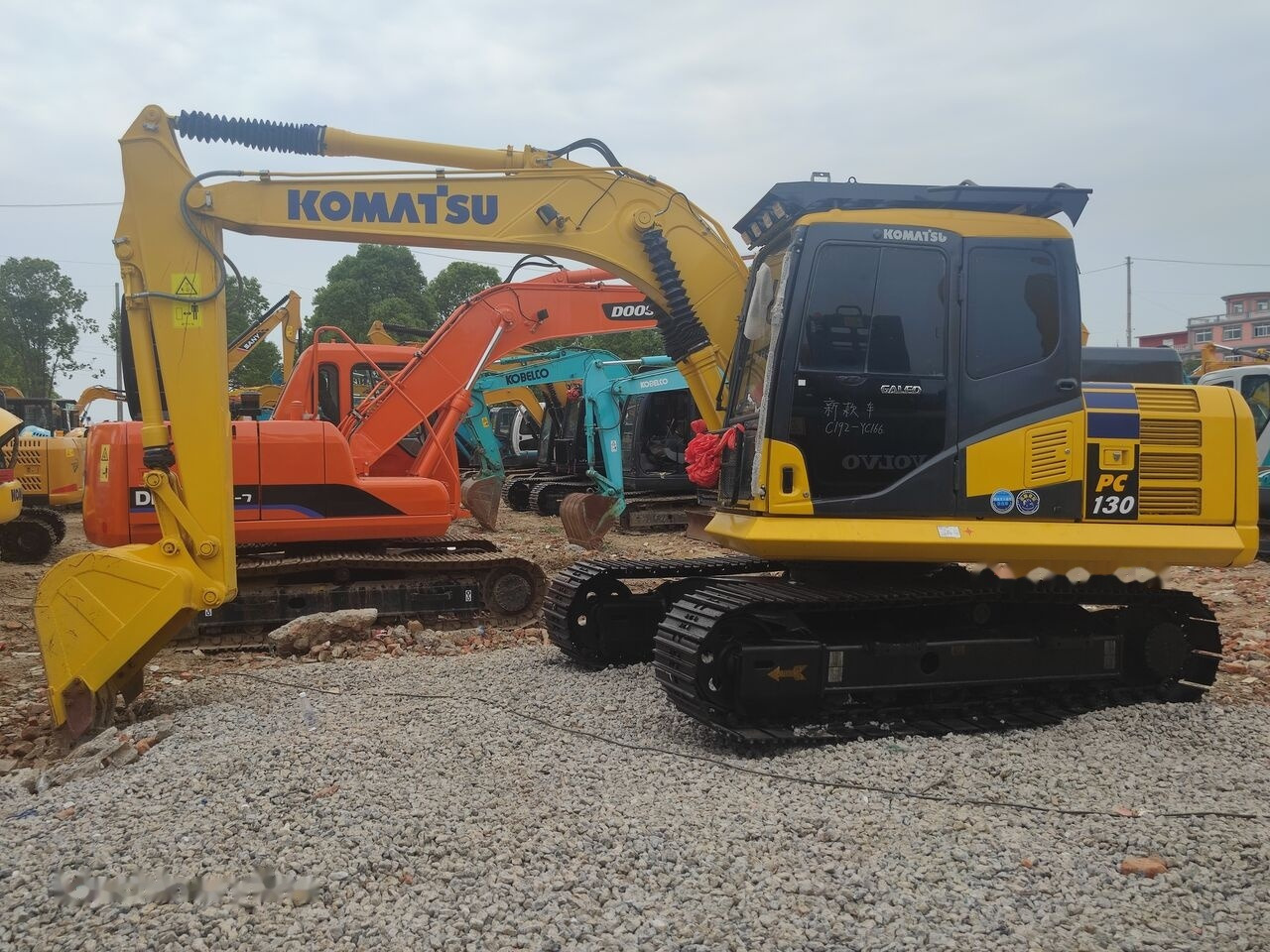 Komatsu PC130 - Гусеничный экскаватор: фото 1 Komatsu PC130 - Гусеничный экскаватор: фото 1