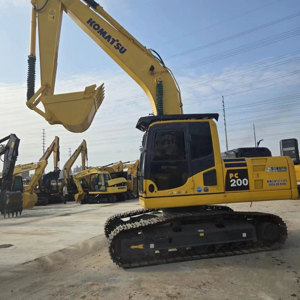 Komatsu PC200-8 - Гусеничный экскаватор: фото 1 Komatsu PC200-8 - Гусеничный экскаватор: фото 1
