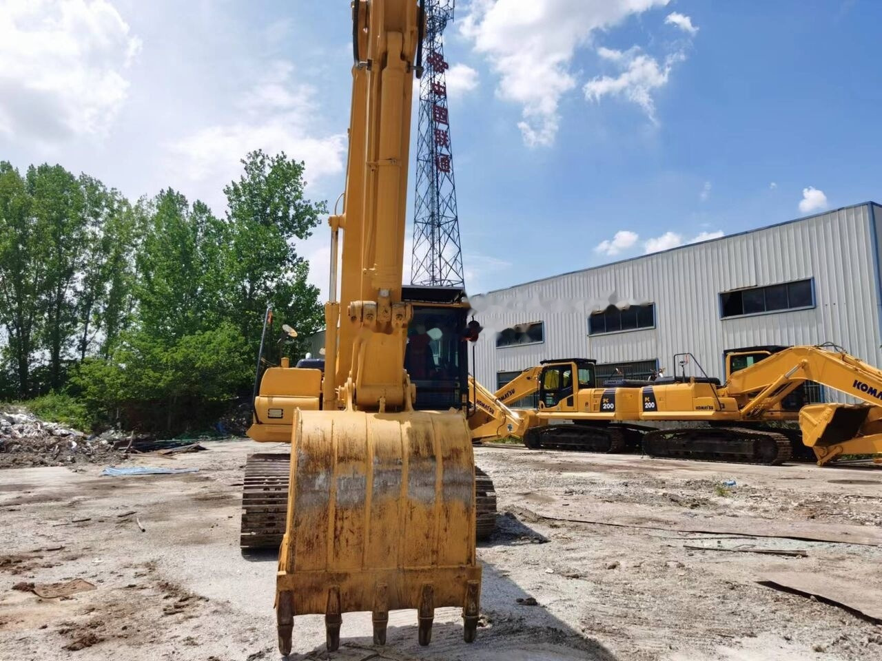 Komatsu PC200 - Гусеничный экскаватор: фото 3 Komatsu PC200 - Гусеничный экскаватор: фото 3