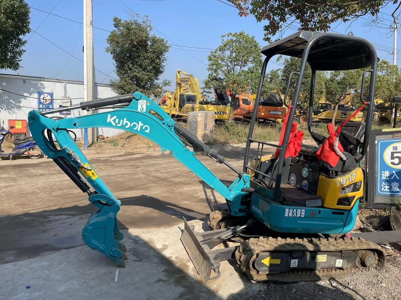 Мини-экскаватор Kubota U17: фото 1 Мини-экскаватор Kubota U17: фото 1