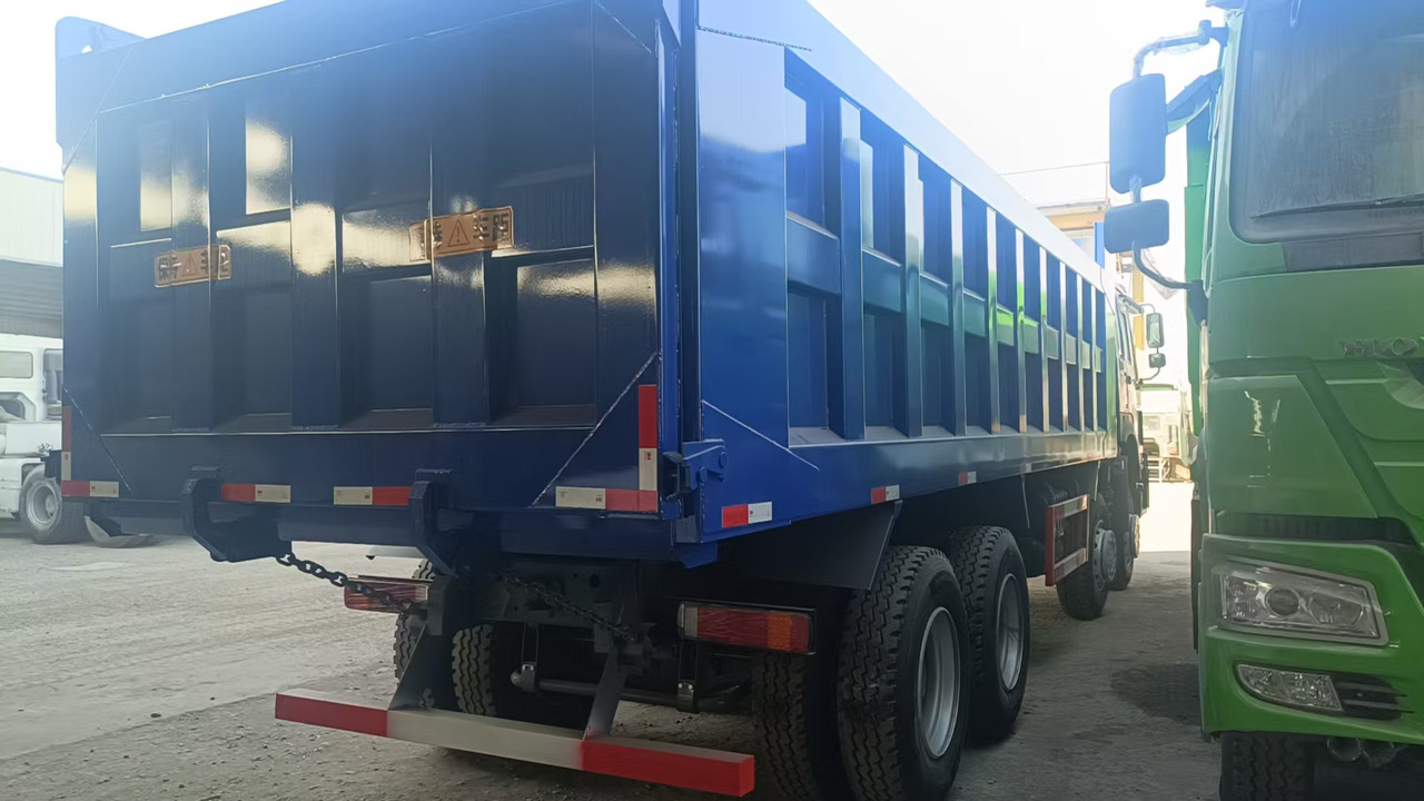 SINOTRUK HOWO 8x4 - Самосвал: фото 2 SINOTRUK HOWO 8x4 - Самосвал: фото 2