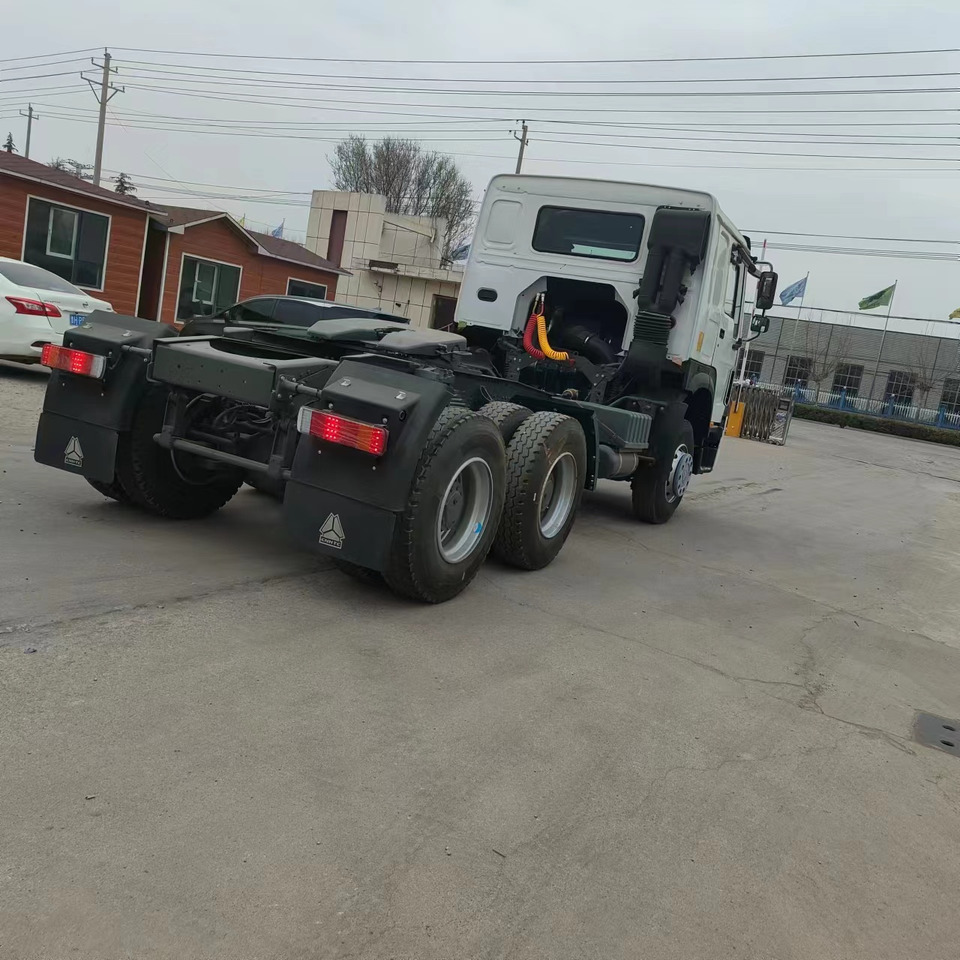 SINOTRUK HOWO trailer head - Тягач: фото 5 SINOTRUK HOWO trailer head - Тягач: фото 5
