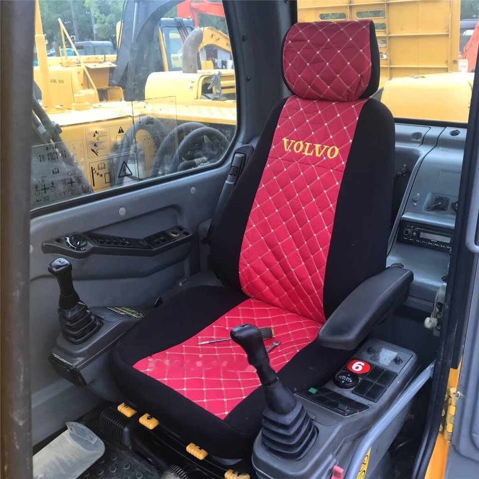 Volvo EC140B LC - Гусеничный экскаватор: фото 2 Volvo EC140B LC - Гусеничный экскаватор: фото 2