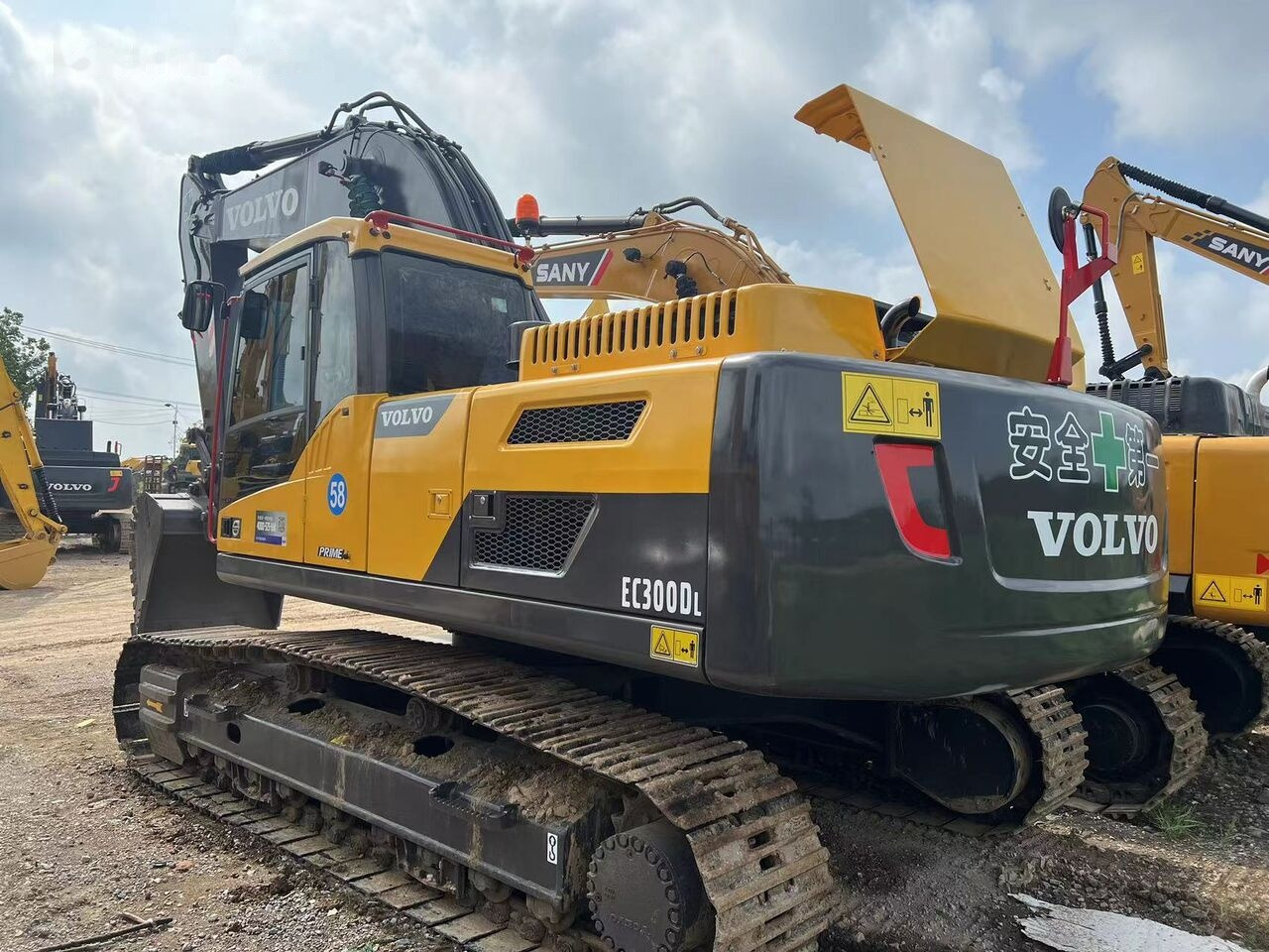 Volvo EC300D - Гусеничный экскаватор: фото 1 Volvo EC300D - Гусеничный экскаватор: фото 1
