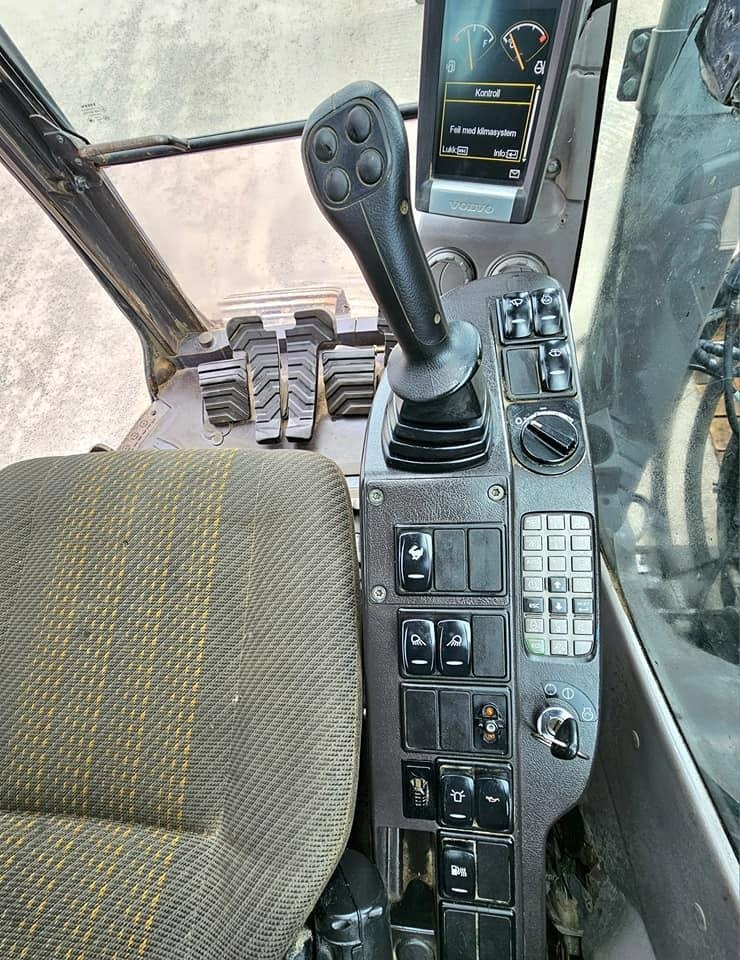 Volvo ECR 235 DL  в лизинг Volvo ECR 235 DL: фото 32