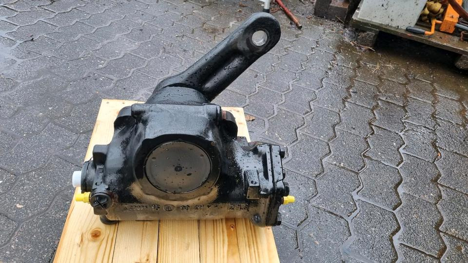 Lenkgetriebe Unimog 405 U423 Servolenkung 430 427 429 527 530 Mercedes Benz - Рулевой механизм для Коммунальной и специальной техники: фото 1 Lenkgetriebe Unimog 405 U423 Servolenkung 430 427 429 527 530 Mercedes Benz - Рулевой механизм для Коммунальной и специальной техники: фото 1