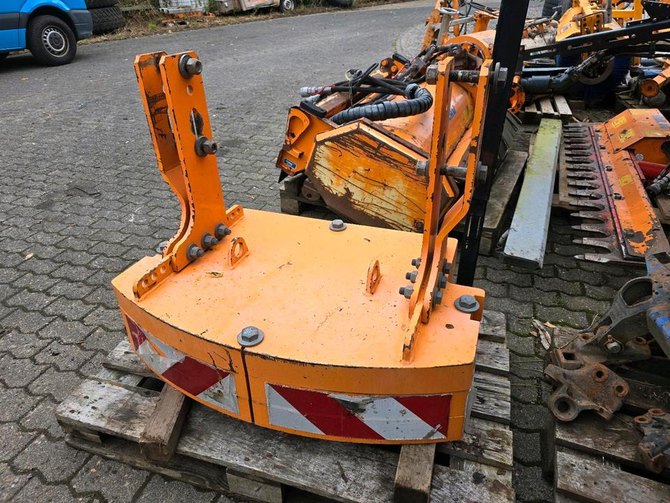 Mulag Heckgewicht Gewicht Unimog 405 U 300 400 500 423 318 327 427 430 530 Mähausleger Böschungsmäher Böschungsmulcher - Противовес для Коммунальной и специальной техники: фото 1 Mulag Heckgewicht Gewicht Unimog 405 U 300 400 500 423 318 327 427 430 530 Mähausleger Böschungsmäher Böschungsmulcher - Противовес для Коммунальной и специальной техники: фото 1