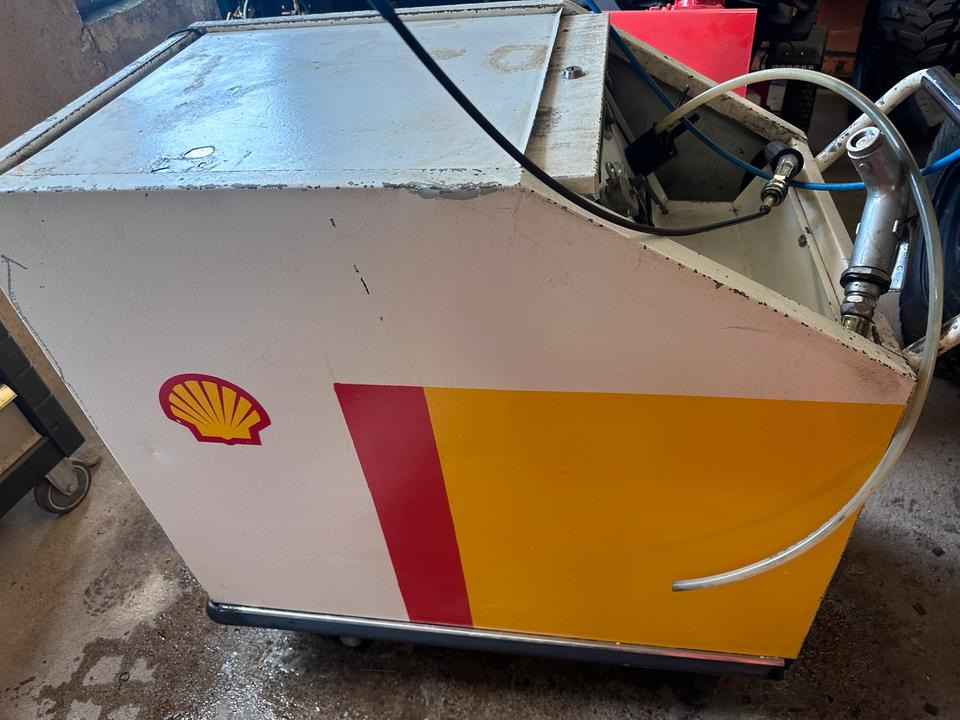 Shell Öl-Service Service Öl-Absaugung Öl befüllen Ölwechsel Shell Öl Service Automat - Оборудование для гаражей/ Мастерских: фото 1 Shell Öl-Service Service Öl-Absaugung Öl befüllen Ölwechsel Shell Öl Service Automat - Оборудование для гаражей/ Мастерских: фото 1