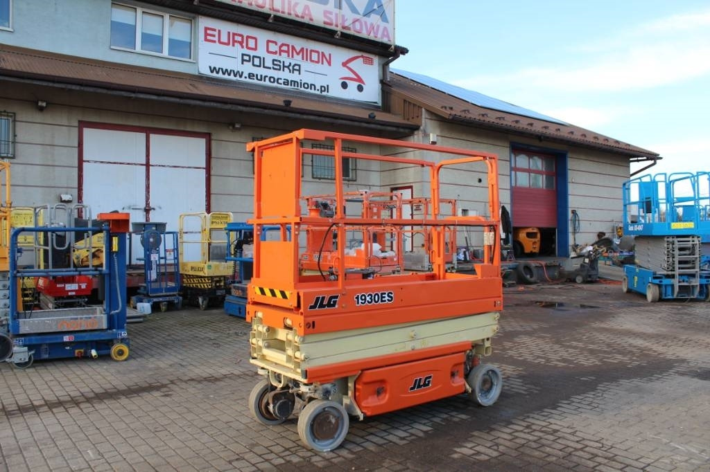 JLG 1930 ES - 8 m new batteries ! Genie 1932 Haulotte  - Ножничный подъемник: фото 1