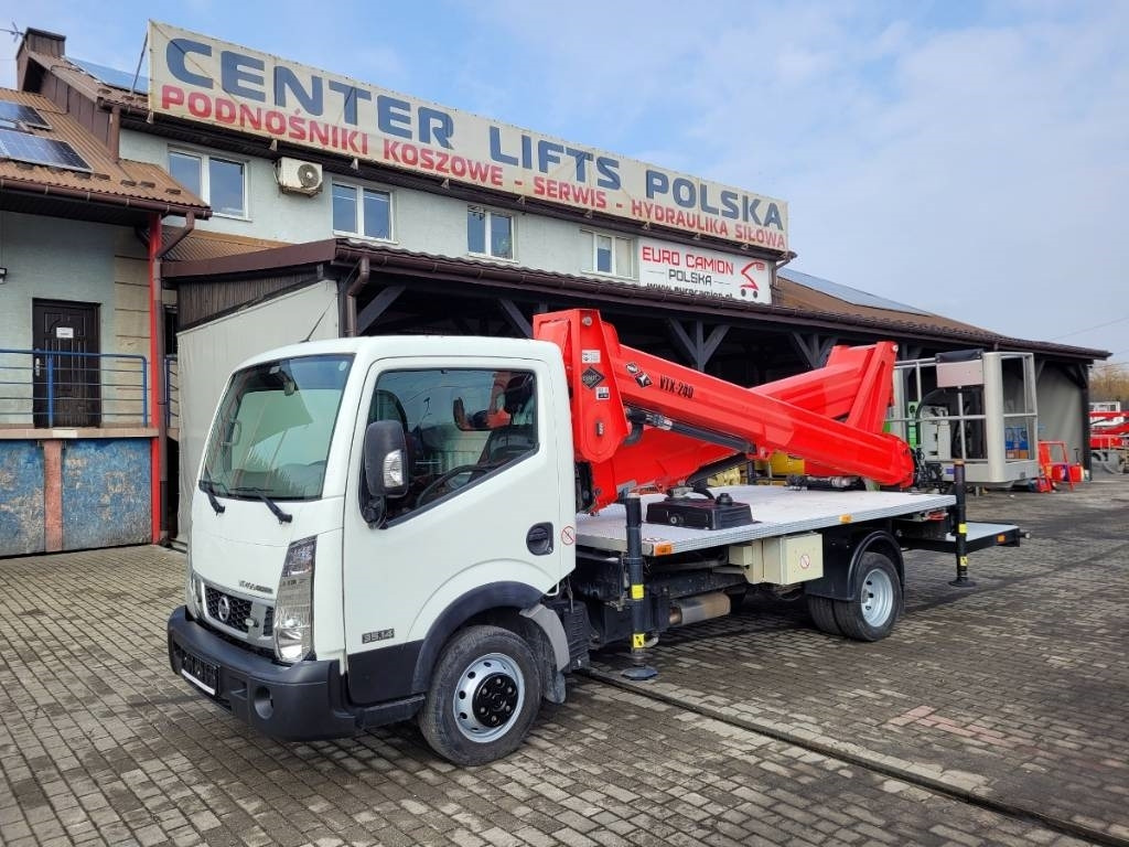 VERSALIFT VTX240 - 24m Nissan NT400 - bucket truck boom lift  - Грузовик с подъемником: фото 1