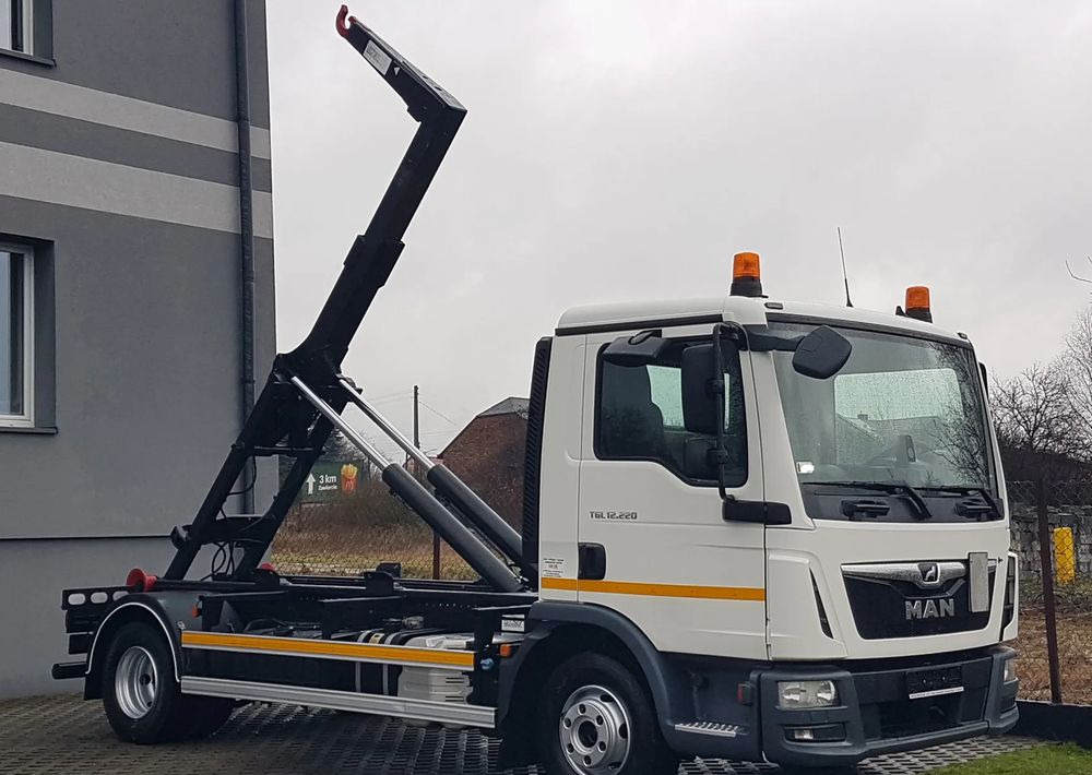 MAN TGL 12.220 HAKOWIEC 4X2 KLIMA DO KONTENERÓW MANUAL 12T - Крюковой мультилифт: фото 1 MAN TGL 12.220 HAKOWIEC 4X2 KLIMA DO KONTENERÓW MANUAL 12T - Крюковой мультилифт: фото 1