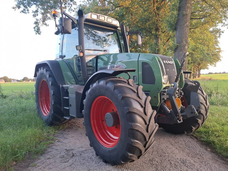 Fendt 712 Vario - Трактор: фото 1 Fendt 712 Vario - Трактор: фото 1