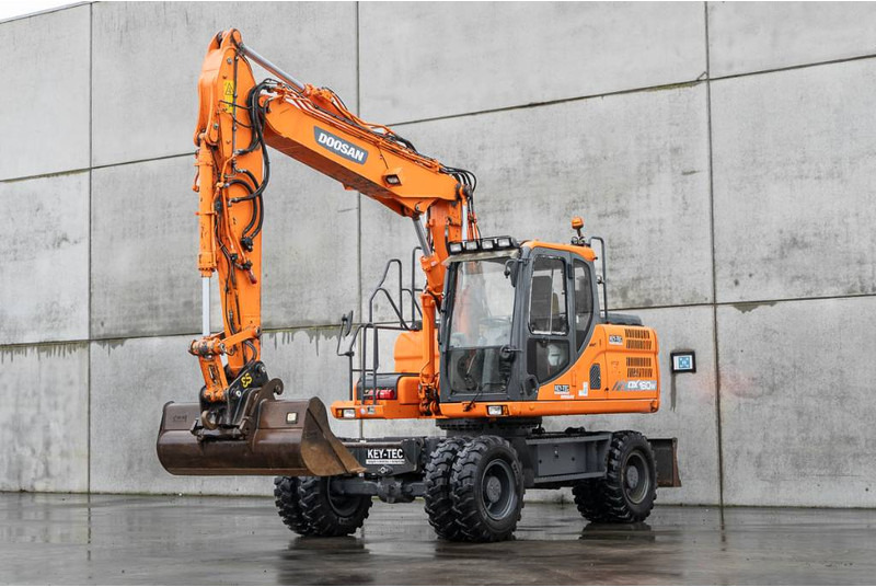 Doosan DX 160 W-3 - Колёсный экскаватор: фото 1 Doosan DX 160 W-3 - Колёсный экскаватор: фото 1