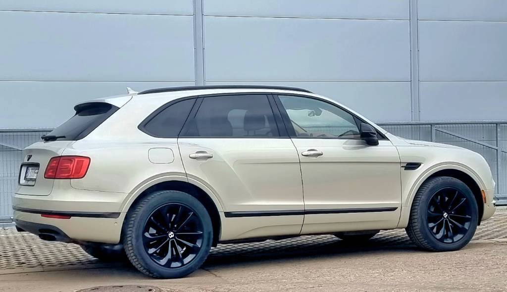 Bentley BENTAYGA 6.0 W12 - Легковой автомобиль: фото 4 Bentley BENTAYGA 6.0 W12 - Легковой автомобиль: фото 4