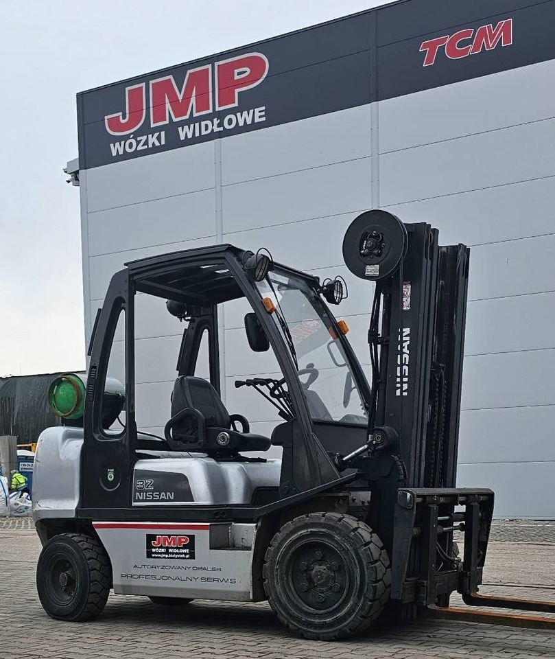 Nissan UG1D2A32LQ - Газовый погрузчик: фото 1 Nissan UG1D2A32LQ - Газовый погрузчик: фото 1