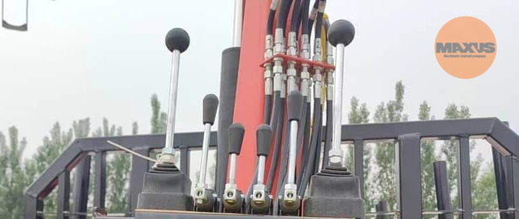 Лісовий причіп MAXUS 1400 + Кран 780 - Лесозаготовительная техника: фото 1 Лісовий причіп MAXUS 1400 + Кран 780 - Лесозаготовительная техника: фото 1