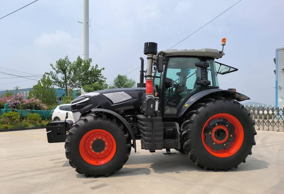 NEW MAXUS 260 HP 4x4 Tractor Warranty up to 10 YEARS НОВИЙ MAXUS 260 К.с. Трактор 4x4 Гарантія до 10 РОКІВ NOWY MAXUS 260 KM Ciągnik 4x4 Gwarancja do 10 LAT - Трактор: фото 1