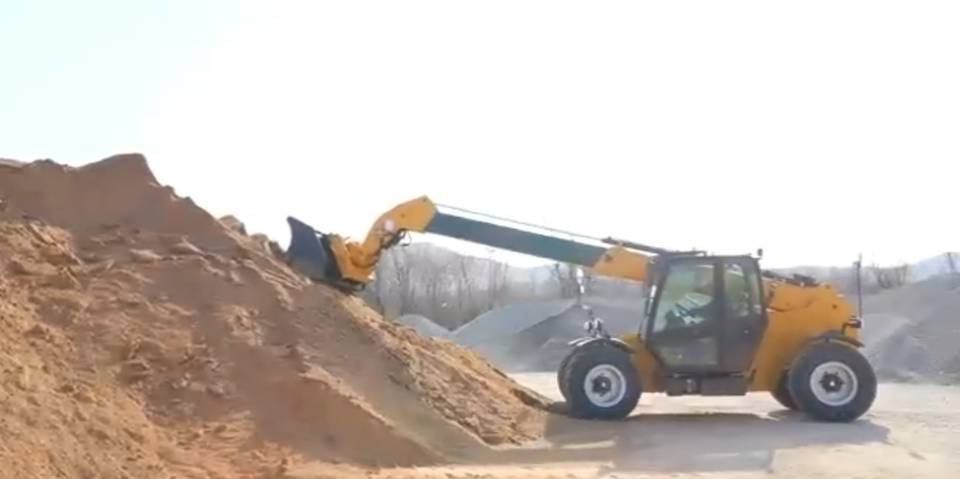 New Backhoe loader MAXUS  Новий екскаватор-навантажувач MAXUS YC4A105Z-T20 YC4A105Z-T20 - Экскаватор-погрузчик: фото 1