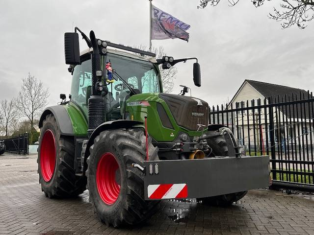 Trekkerbumper Tractorbumper met opbergkist - Запчасти для Сельскохозяйственной техники: фото 1