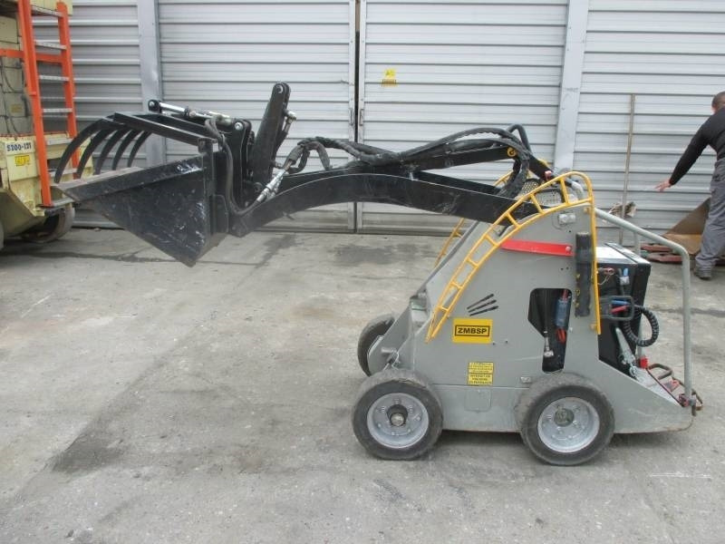 Sherpa 100 ECO  - Компактный фронтальный погрузчик: фото 1