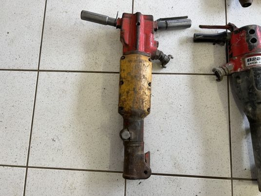 Marteau piqueur pneumatique Atlas copco - Строительное оборудование: фото 1 Marteau piqueur pneumatique Atlas copco - Строительное оборудование: фото 1
