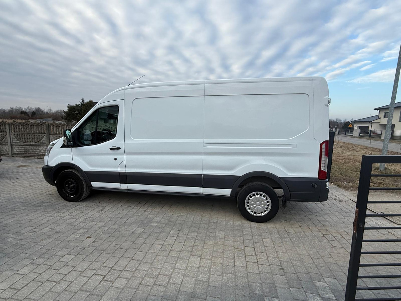 Ford Transit - Цельнометаллический фургон: фото 2 Ford Transit - Цельнометаллический фургон: фото 2