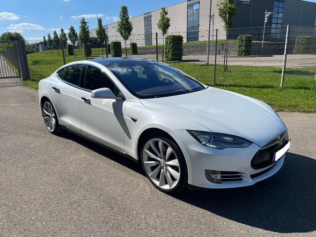 Tesla Model S 85D No free SC - Легковой автомобиль: фото 1 Tesla Model S 85D No free SC - Легковой автомобиль: фото 1