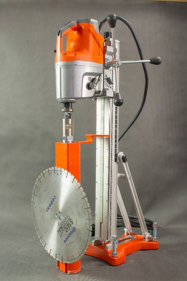 Husqvarna DM7000 PC16  - Строительное оборудование: фото 1