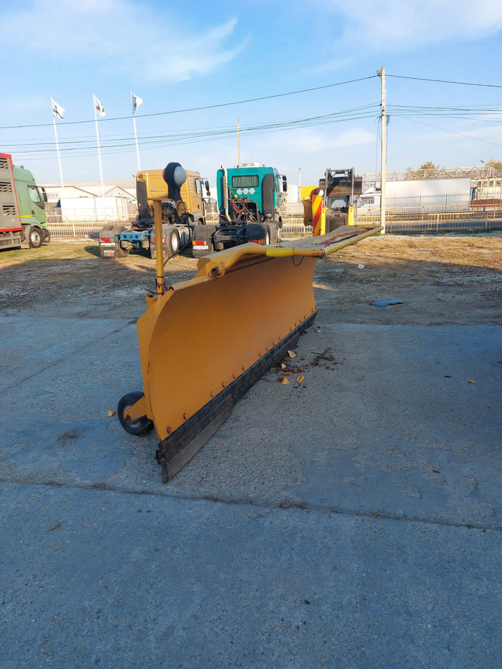 Nido Plow / Snow Blade / – Nido Universal Electrohidraulik – Sn 252 - Отвал для снега: фото 1 Nido Plow / Snow Blade / – Nido Universal Electrohidraulik – Sn 252 - Отвал для снега: фото 1