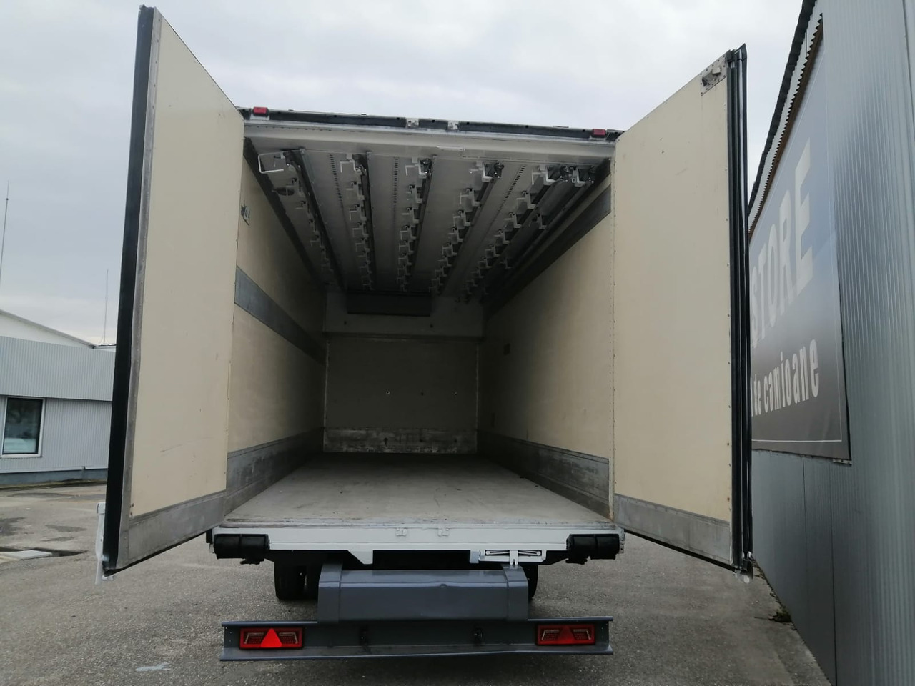 Schmitz Cargobull Container BDF Refrigerated, Meat Lines, Thermo King - Прицеп-рефрижератор: фото 1 Schmitz Cargobull Container BDF Refrigerated, Meat Lines, Thermo King - Прицеп-рефрижератор: фото 1