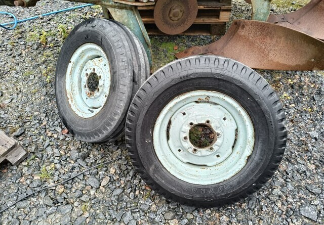 Fordson Diesel Major eturenkaat - Шина для Тракторов: фото 1