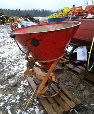 Junkkari Pintalevitin - Viska - Keskipakolevitin - Разбрасыватель удобрений: фото 1