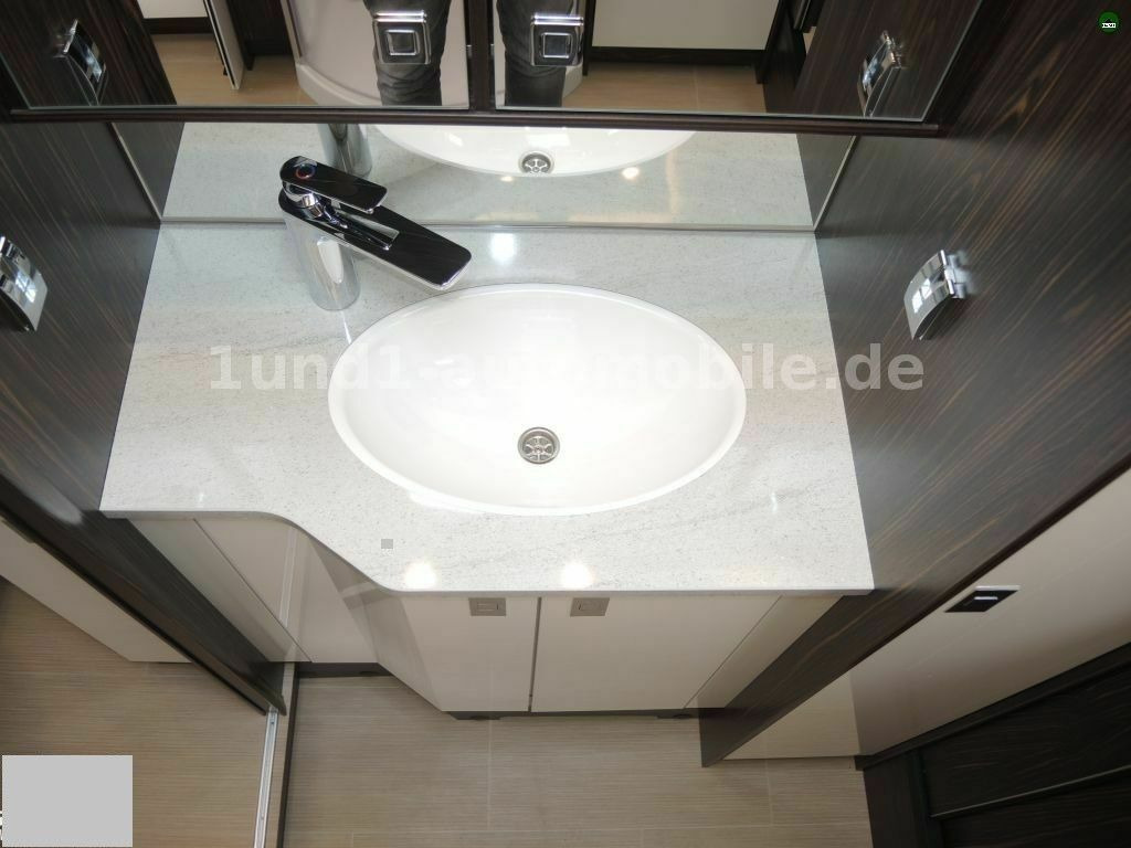Интегрированный автодом Bürstner Elegance I 910 G Solar/AHK/RFK/Alde/TwinSat/2xTV/Vollausstattung Elegance I 910 G Solar/AHK/RFK/Alde/TwinSat/2xTV/Vollausstattung: фото 9