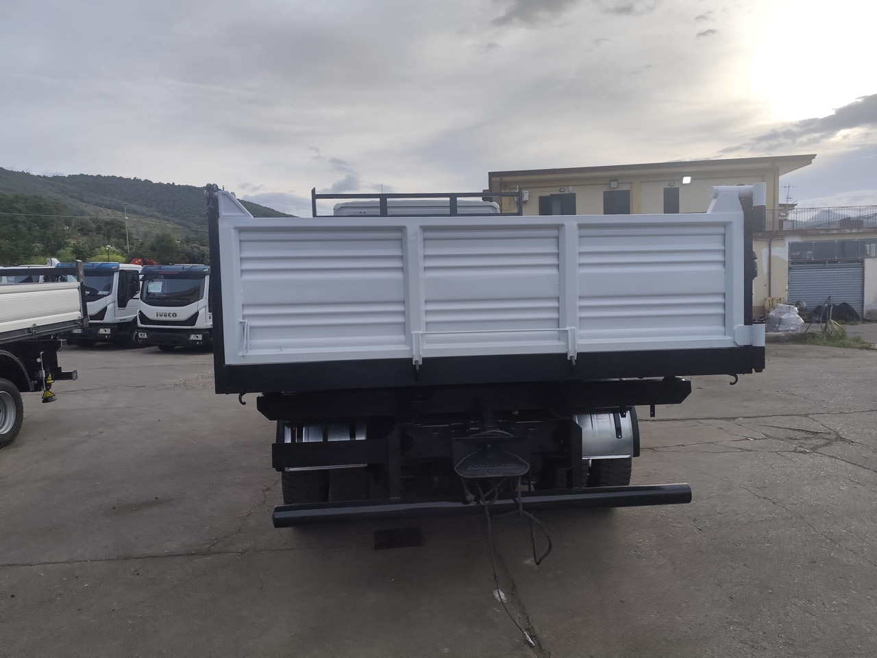 IVECO EUROCARGO 120E25 - Самосвал: фото 5 IVECO EUROCARGO 120E25 - Самосвал: фото 5