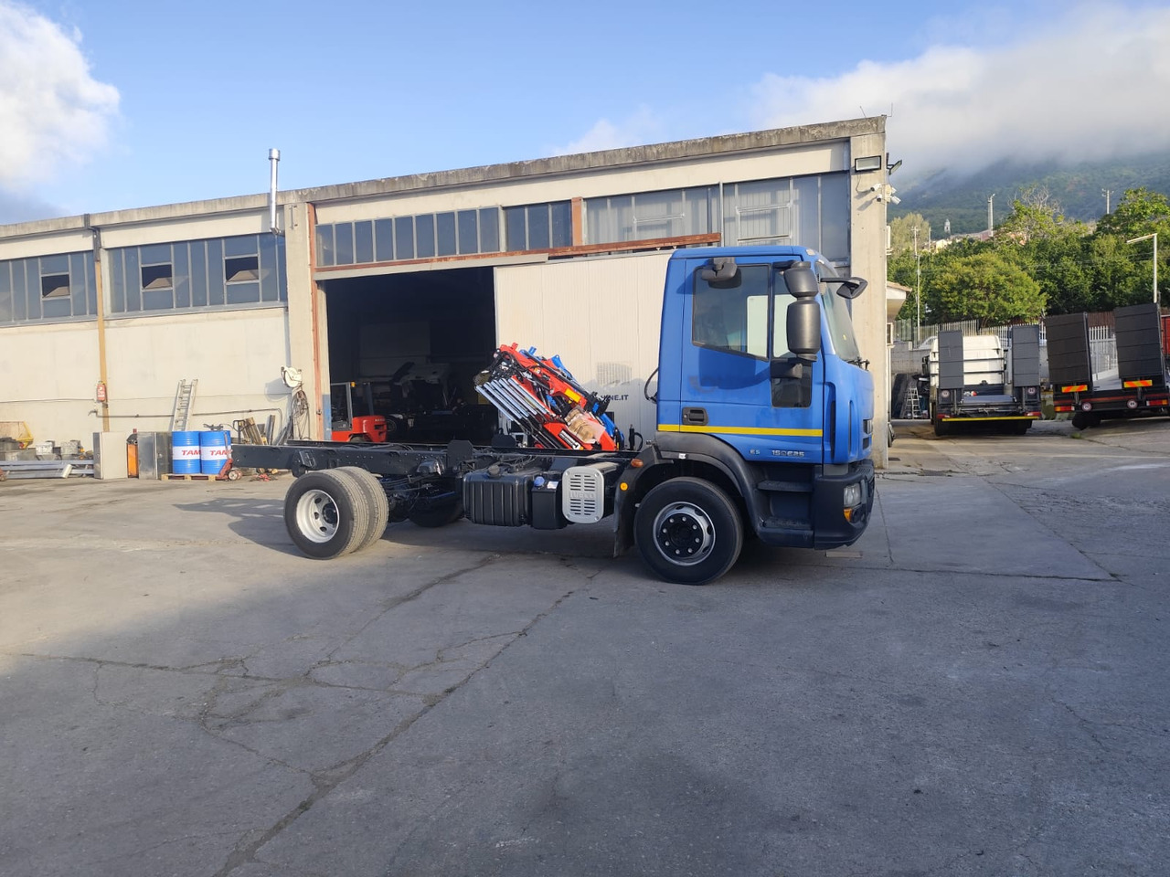 IVECO EUROCARGO 150E25 - Грузовик-шасси: фото 3 IVECO EUROCARGO 150E25 - Грузовик-шасси: фото 3