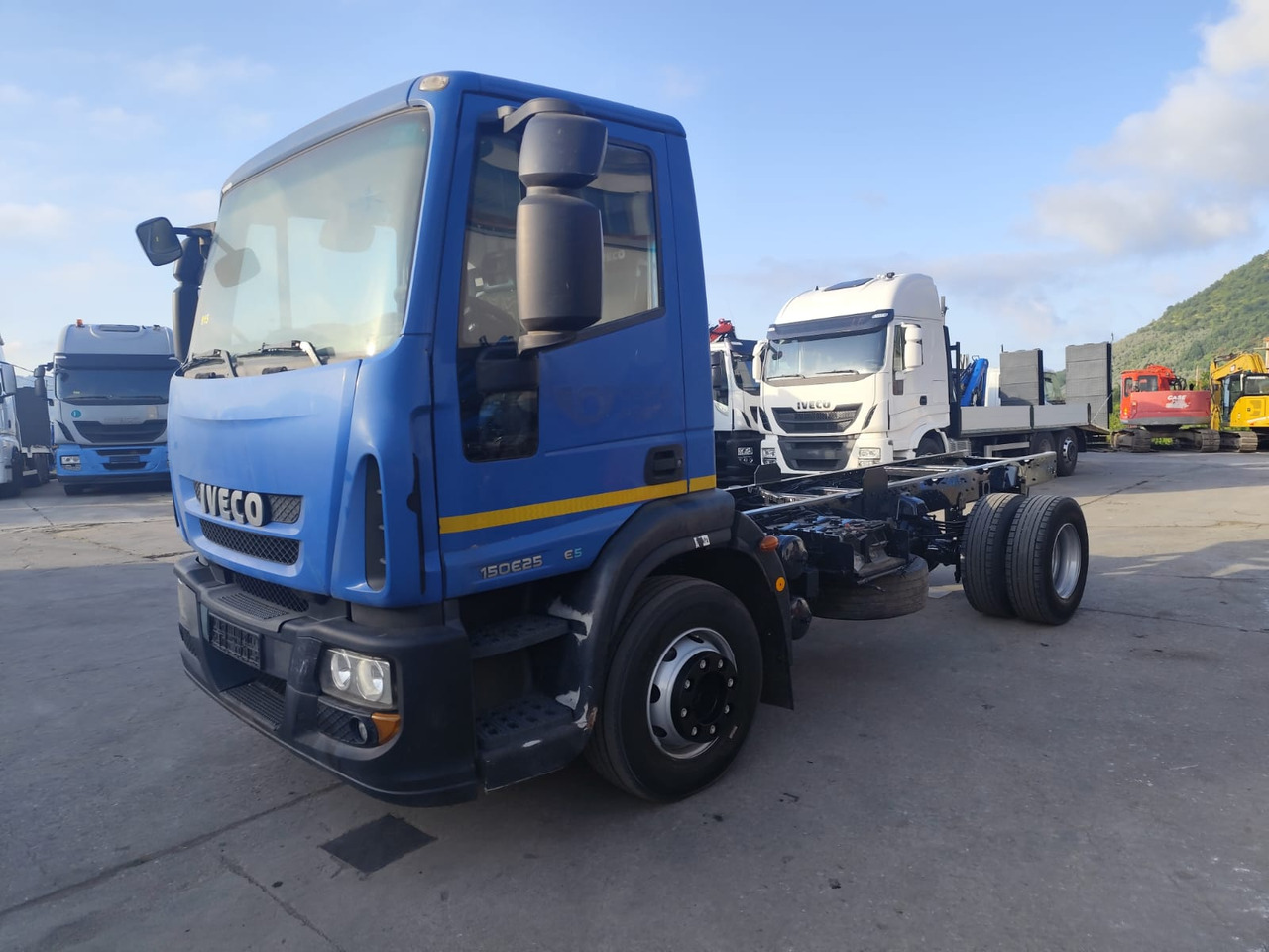 IVECO EUROCARGO 150E25 - Грузовик-шасси: фото 1 IVECO EUROCARGO 150E25 - Грузовик-шасси: фото 1